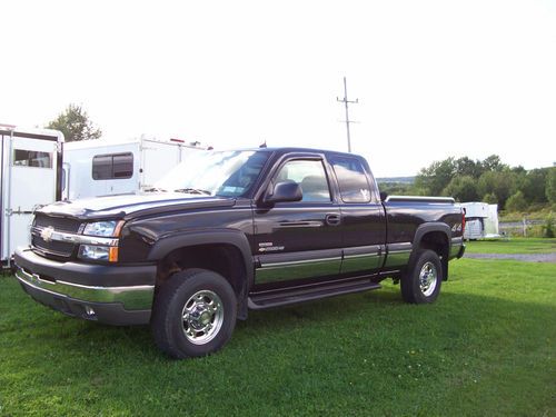 2004 chevy 2500hd with duramax diesel and 30k original one-owner miles