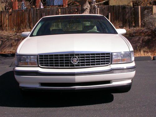 1994 cadillac deville concours sedan 4-door 4.6l