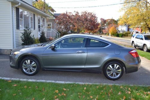 2010 honda accord coupe - manual excellent condition new brakes.  5 speed