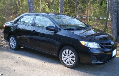 2012 toyota corolla le automatic black/bisque 16,898 miles still has toyotacare!