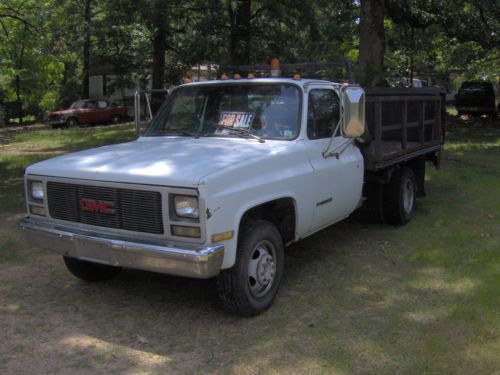 1989 gmc r3500 one ton flatbed with tommy gate lift gate and 8000 lb winch