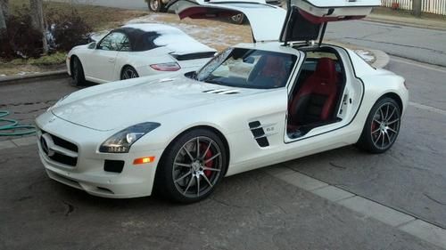 2012 mercedes sls 63 amg with $14,000.00 carbon fiber package