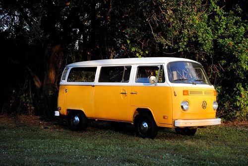 1976 volkswagen bus - yellow - vw transporter - type 2 microbus - working a/c