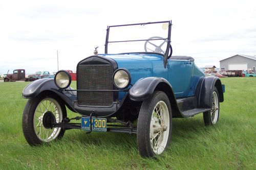 1927 ford model t roadster, a convertible with wire wheels 1926,23,24,25