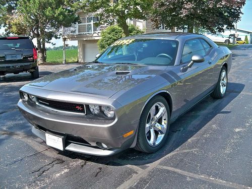 2012 dodge challenger r/t *29k miles, clean carfax, full safety!!*