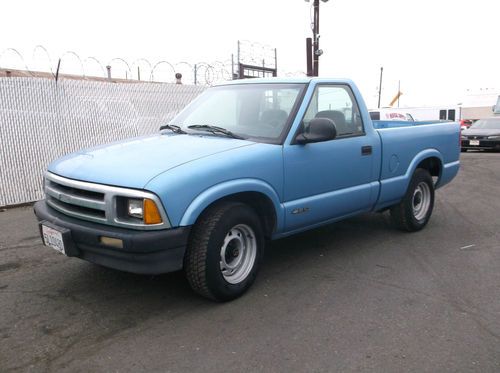 1996 chevy s-10, no reserve.