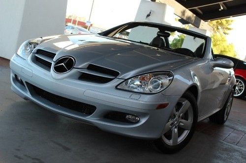 2006 mercedes slk 280 convertible. auto. comfort pkg. clean in/out. clean carfax