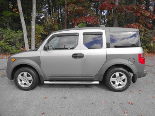 2003 honda element very clean !! no reserve!!  take a look !!!!
