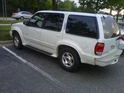 1999 ford explorer limited awd 8 cyl. 5.0 loaded