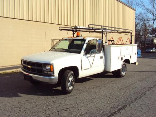 Chevrolet 3500 utility body dually pickup white low miles good cond no reserve