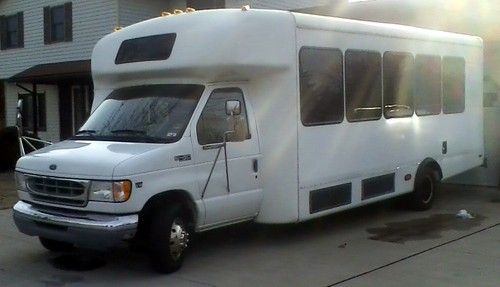 1999 ford f450 26 passenger mini bus 7.3 diesel, auto shift, dvd player, pa sys