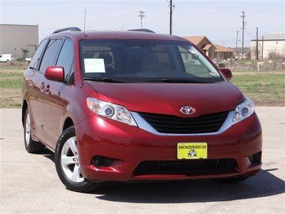 Minivan red gray cloth interior v6 finance alloy wheels automatic transmission