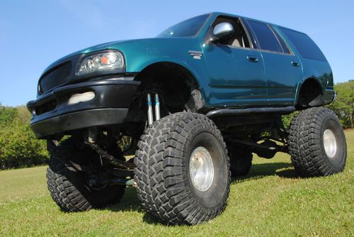 Monster truck custom lifted mud truck ford expedition xlt 4x4 47" pitbulls