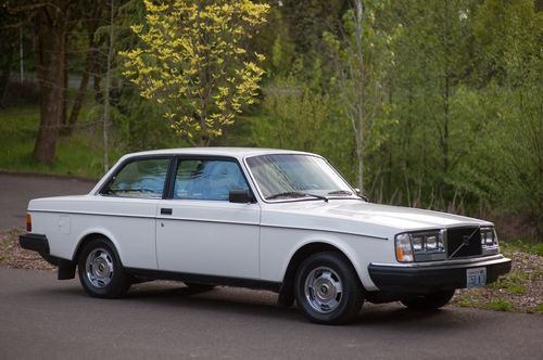 1983 volvo 242 dl near perfect condition, white, manual transmission b23f