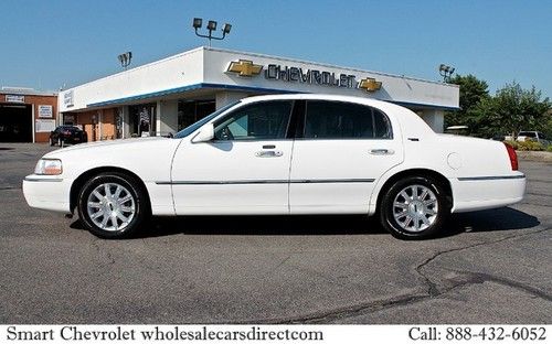 Used lincoln town car signature limited automatic luxury cars we finance autos