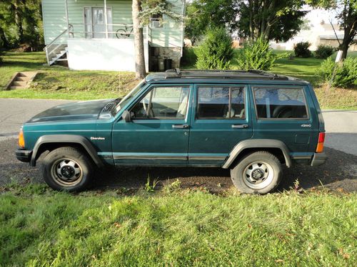 1995 jeep cherokee se 4.0 litre high output bejeweled green 4x4 suv a must see !