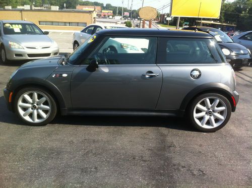 2003 mini cooper s, manual trans, sunroof, one owner, grey w/ black leather