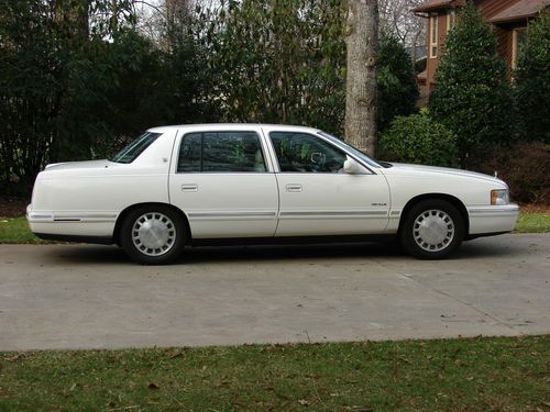 1997 cadillac deville sedan 4-door 4.6l