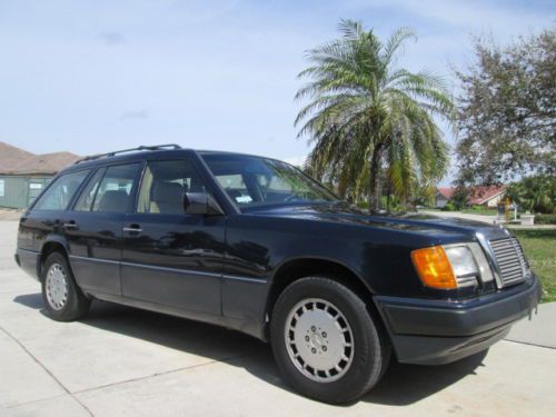One owner creme puff! service records! all wheel drive! low miles! don&#039;t miss!