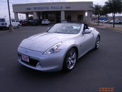 2011 nissan 370z roadster touring