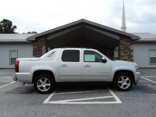 2012 chevrolet avalanche ..lt..4x4....no accident history...save big time !!!!!