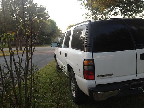 2004 chevrolet tahoe ppv  4x4   automatic, white, former state agency vehicle