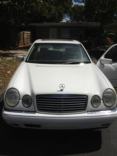 Low mileage/very clean 1999 mercedes benz e320