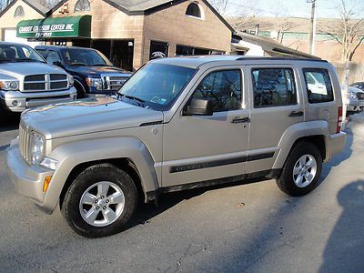 2010 jeep liberty sport 4wd - rebuildable salvage title  ***no reserve***