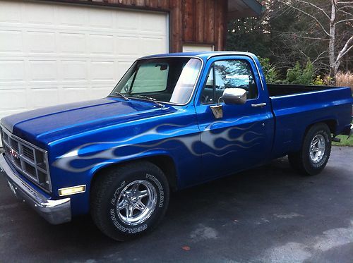 1984 gmc shortbox show and go truck. custom paint, lowered, customized