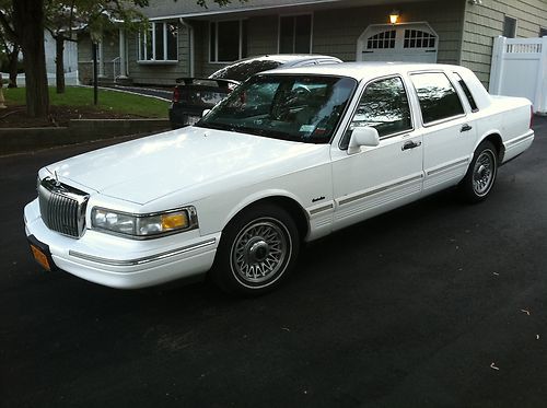 1997 lincoln town car make your best offer owner motivated