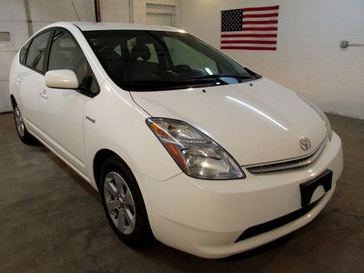 *1-owner* beautiful snow white prius clean title &amp; history runsgreat very clean!
