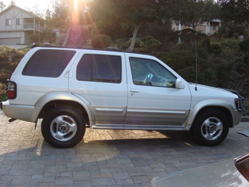 1999 infiniti qx4 4x4 low mileage, and very clean, original owner