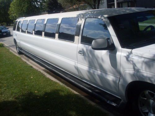 Escalade limo 220&#034; ~ seats 20 ~ prom is here ~ 50% owner finance no credit ck ok