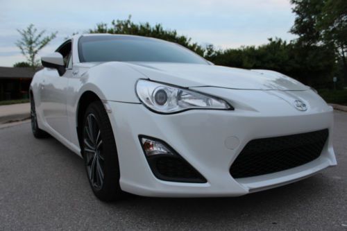 2013 scion fr-s, 6 speed frs with only 873 miles