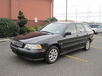 2000 volvo v40, only 80,050 miles! fully loaded! clean carfax, low reserve
