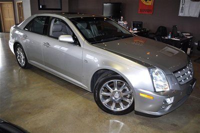 Cadillac sts*chrome wheels*very clean*xenons*runs and looks great