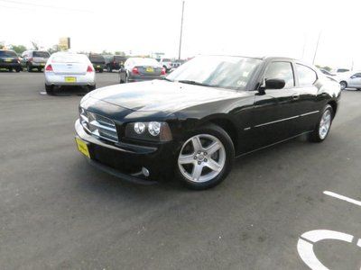 R/t 5.7l cd , leather, rear entertainment , heated seats, power seats, clean.