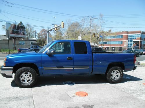 No reserve ext cab 4x4 auto good miles great in and out lt great truck!