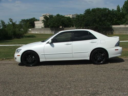 04 lexus is300 wht/blk lthr auto roof very well cared for