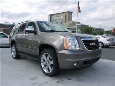 New 2012 yukon 4wd slt with chrome pack rear dvd 22" wheel package