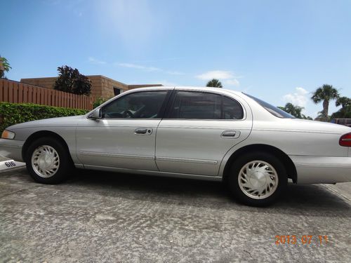 1997 lincoln continental 4 door great condition