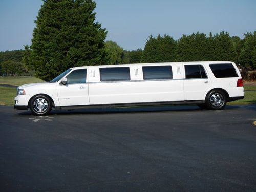 Limousine-2006 lincoln navigator by dabryan coach builders 140" limo