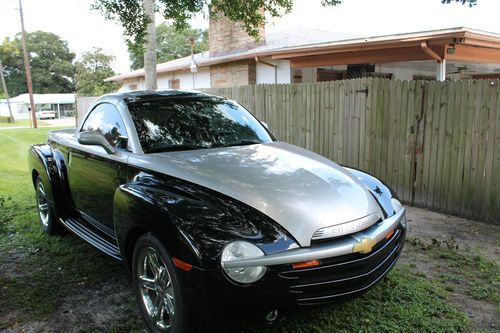 2005 chevrolet ssr  coupe convertible 2-door 6.0l, exterior black/grey,