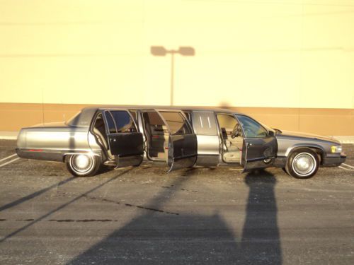 1995 cadillac fleetwood limousine low miles non smoker accident free no reserve!