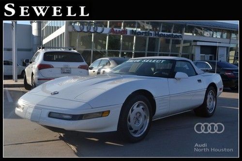 1992 chevrolet corvette convertible 9000 miles!
