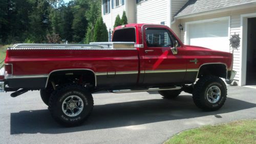Awesome 1986 chevy k10 pick-up truck