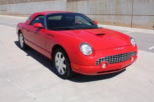 2002 ford thunderbird 3.9l v8! red/ red and black leather! hard top convertable