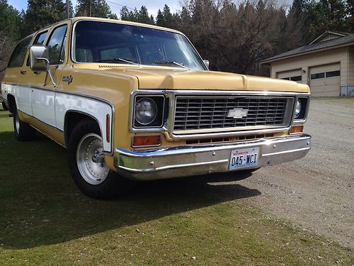 Cool vintage tow rig - 1973 c10  custom deluxe 2wd suburban