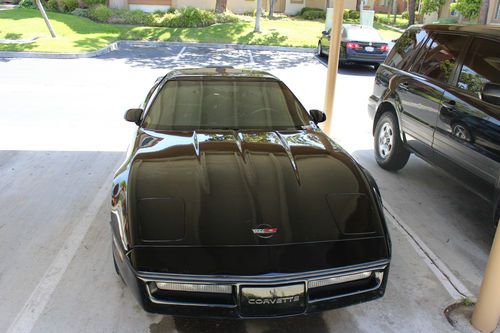 1990 chevrolet corvette base hatchback 2-door 5.7l with sport package and a/c