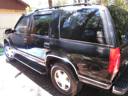 1999 chevrolet tahoe 4 dr 4wd with 145k actual miles lt rear air no reserve